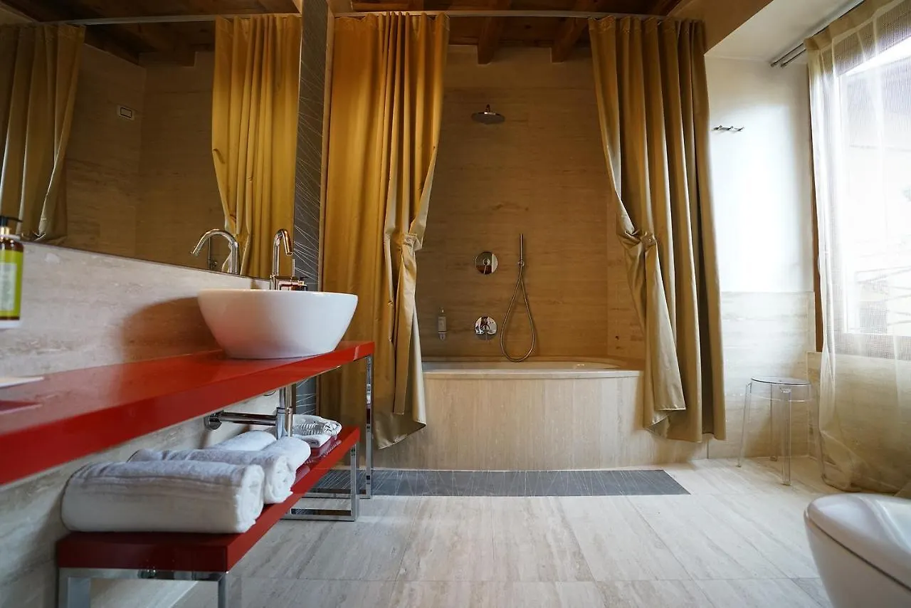 Il Portico - 1711 Luxury Guest House Arlate 0*,  Italy